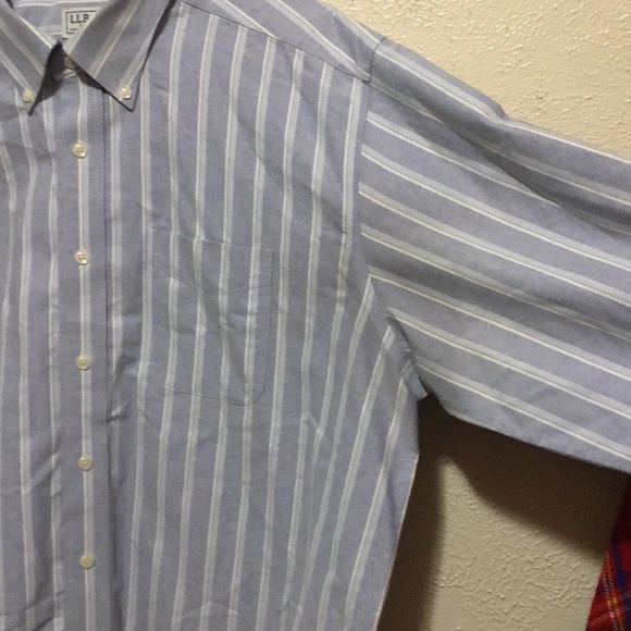 L.L. Bean wrinkle resistant button down - Picture 5 of 5